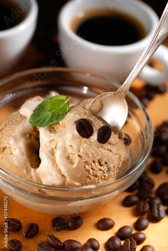 Photo: gelato al gusto di caffè gelato al gusto di caffè