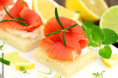 Photo: Canapes mit Lachs Canapes mit Lachs