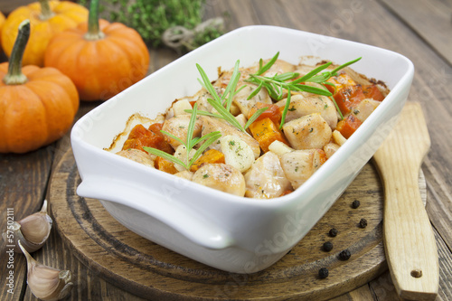 Photo: Baked pumpkin with chicken. garlic and herbs Baked pumpkin with chicken. garlic and herbs