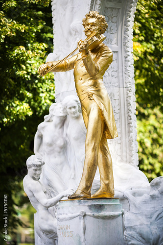 Photo: The Statue of Johann Strauss in stadtpark in Vienna, Austria The Statue of Johann Strauss in stadtpark in Vienna, Austria