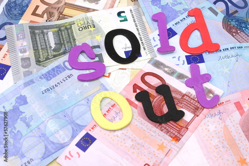 Photo: euro con slogan euro con slogan