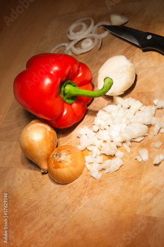 Photo: Paprika, geschnittene Zwiebeln, Gemüse, Zutaten, Rohkost Paprika, geschnittene Zwiebeln, Gemüse, Zutaten, Rohkost