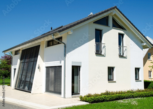 Photo: modernes Haus in weiss modernes Haus in weiss