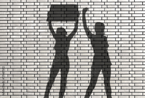 Illustration: ombres de femmes militantes ombres de femmes militantes