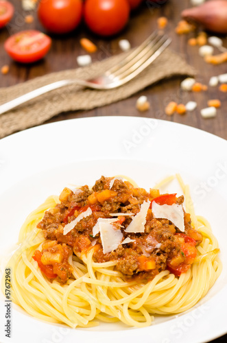 Photo: Spaghetti Bolognese im Hochformat Spaghetti Bolognese im Hochformat