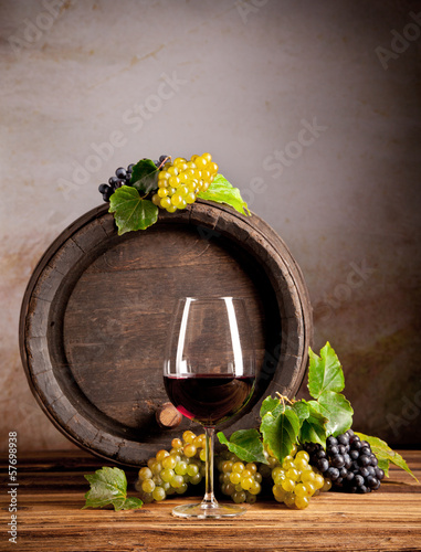 Fototapeta Wine with keg