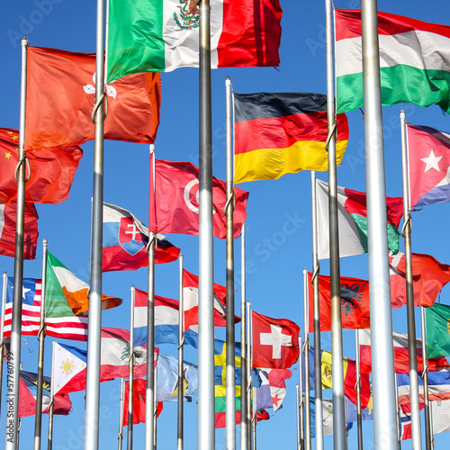 Photo: Flaggen der Welt - quatratischer Hintergrund Flaggen der Welt - quatratischer Hintergrund