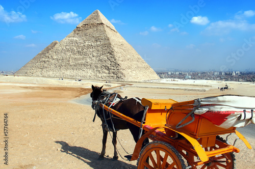Photo: giza pyramids, cairo, egypt giza pyramids, cairo, egypt