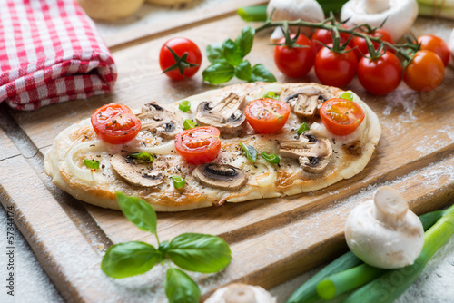 Photo: Pliz-Tomate-Zwiebel-Pizza Pliz-Tomate-Zwiebel-Pizza
