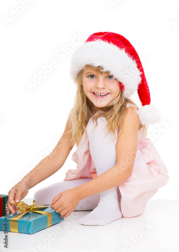 Photo: kind mit geschenk kind mit geschenk