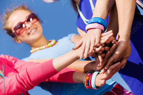 Photo: Friendship gesture Friendship gesture
