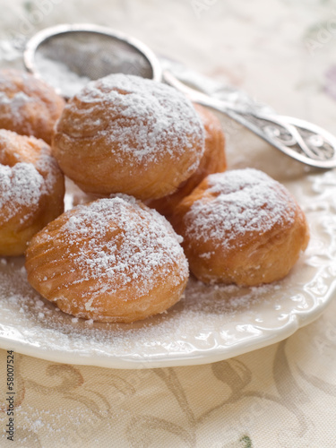 Photo: Profiteroles Profiteroles