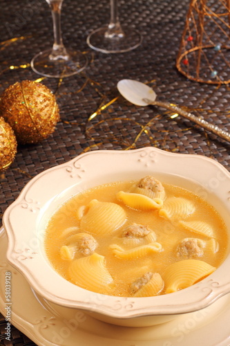 Photo: Christmas soup. Sopa navideña de galets Christmas soup. Sopa navideña de galets