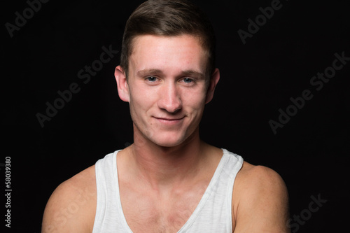 Photo: junger freundlicher Mann junger freundlicher Mann