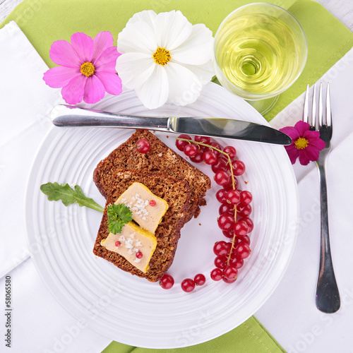 Photo: gingerbread with foie gras gingerbread with foie gras