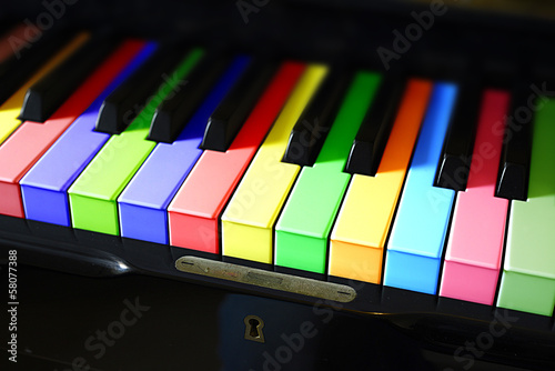 Photo: PIANO DE COLOR PIANO DE COLOR