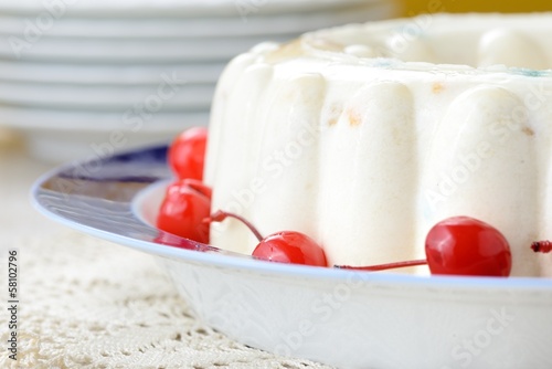 Photo: Bavarese Biancomangiare con ciliege maraschino Bavarese Biancomangiare con ciliege maraschino