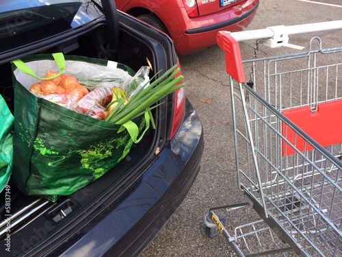 Instant Collection: Wocheneinkauf im Supermarkt Wocheneinkauf im Supermarkt