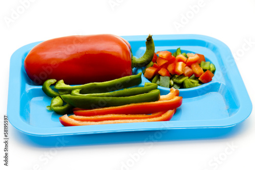 Photo: Paprika in Streifen und Stücke auf Teller Paprika in Streifen und Stücke auf Teller