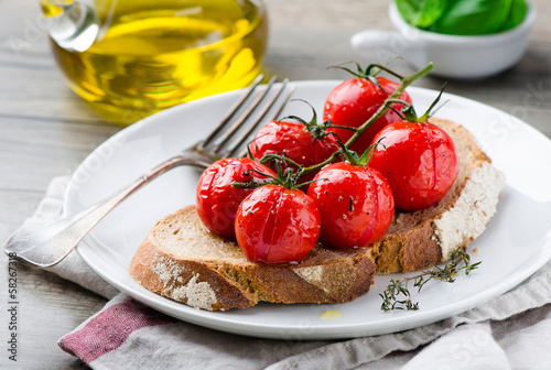 Photo: Baked tomatoes Baked tomatoes