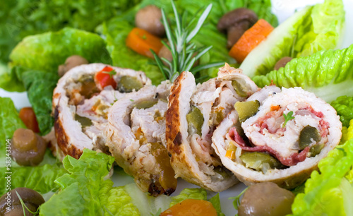 Photo: Fleischroulade auf Salat Fleischroulade auf Salat