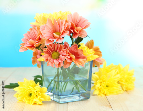 Photo: Chrysanthemum flowers in vase Chrysanthemum flowers in vase