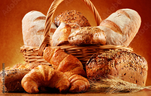 Photo: Wicker basket with bread and rolls Wicker basket with bread and rolls
