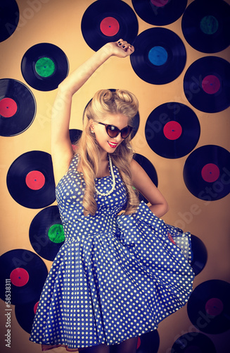 Photo: retro singer retro singer