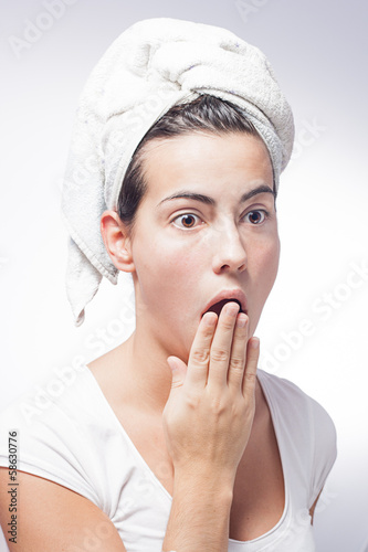 Photo: mujer con toalla mujer con toalla