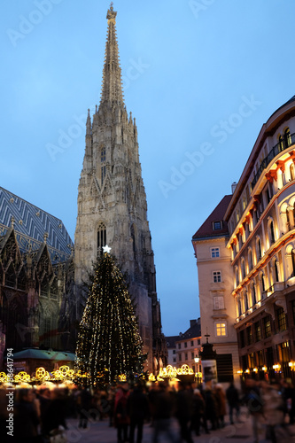 Photo: Weihnachtsmarkt am Stephansplatz Weihnachtsmarkt am Stephansplatz