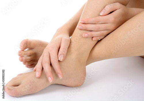Photo: Frau bei Fuß-Massage Frau bei Fuß-Massage