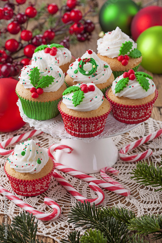 Photo: Christmas cup cakes Christmas cup cakes