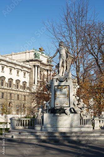 Photo: Mozart-Denkmal Wien Mozart-Denkmal Wien