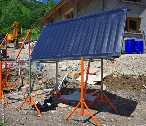 Photo: installation de panneaux solaires sur chassis installation de panneaux solaires sur chassis
