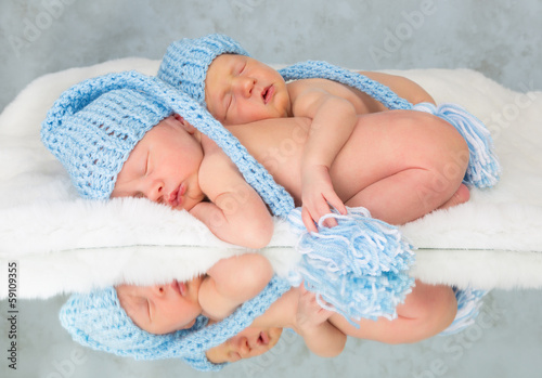 Photo: Mirror twins Mirror twins