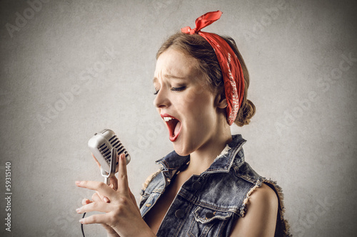 Photo: Singing Pinup Singing Pinup