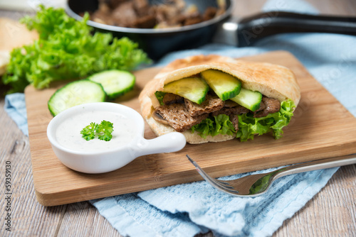 Photo: Gefüllte Pita mit Sojafleisch Gefüllte Pita mit Sojafleisch
