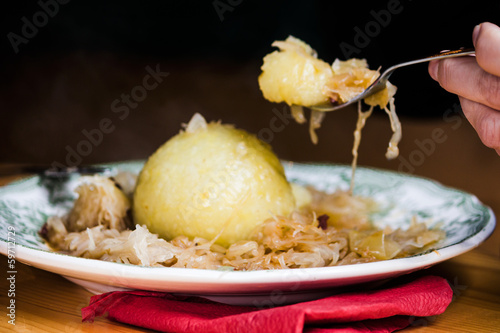 Photo: Kartoffelkloß mit Sauerkraut Kartoffelkloß mit Sauerkraut