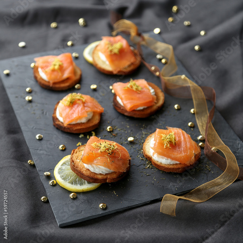 Photo: Toasts au saumon fumé 3 Toasts au saumon fumé 3