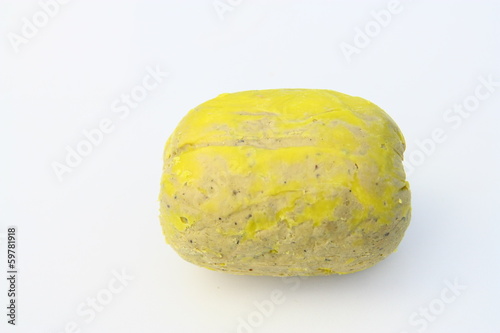 Photo: foie gras entier fait maison sur fond blanc foie gras entier fait maison sur fond blanc
