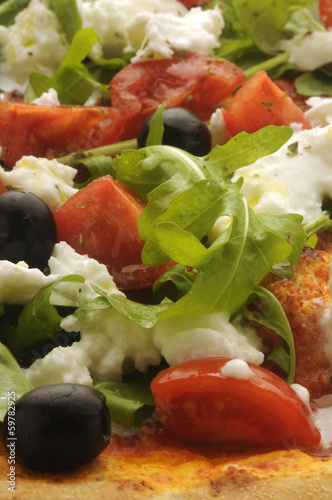 Photo: Pizza rucola e mozzarella Pizza rucola e mozzarella