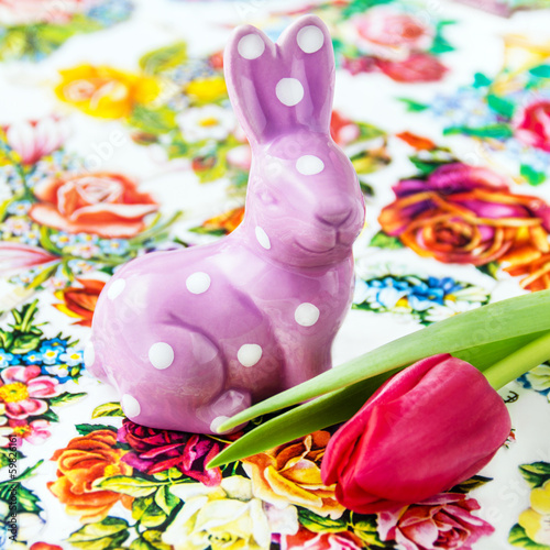 Photo: Osterhase und Tulpe Osterhase und Tulpe