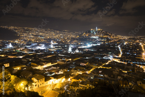 Photo: notturno a quito notturno a quito