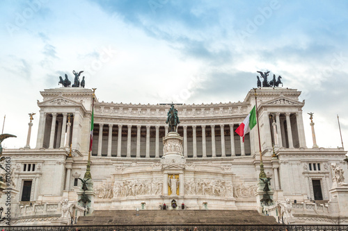 Photo: Equestrian monument to Victor Emmanuel II near Vittoriano in Rom Equestrian monument to Victor Emmanuel II near Vittoriano in Rom