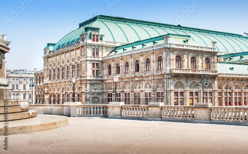 Photo: Wiener Staatsoper (Vienna State Opera) in Vienna, Austria Wiener Staatsoper (Vienna State Opera) in Vienna, Austria