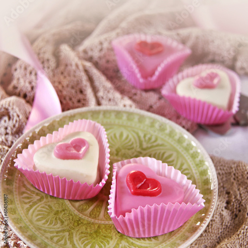 Photo: rosa herz petit fours rosa herz petit fours
