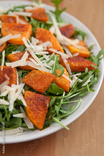 Photo: Rucola Salat mit Kürbis und Parmesan Rucola Salat mit Kürbis und Parmesan