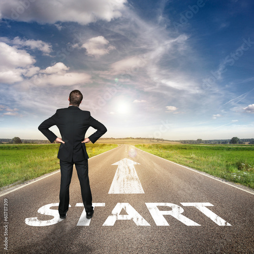 Photo: Strasse mit dem Wort Start Strasse mit dem Wort Start