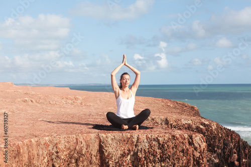 Photo: Yogaübung Schneidersitz Yogaübung Schneidersitz
