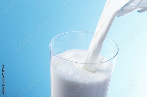 Photo: 牛乳を注ぐ 牛乳を注ぐ